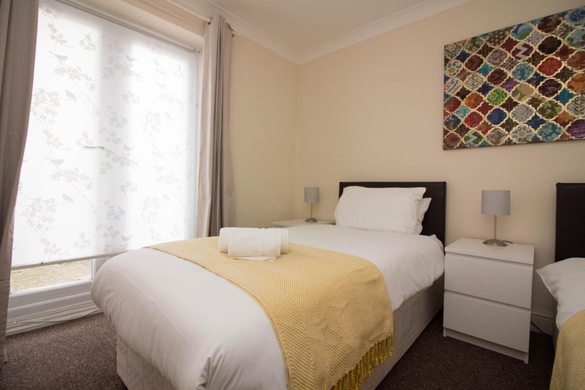 Stayzo Penthouse Accommodation 2- Premier Lodge Southampton Exterior foto