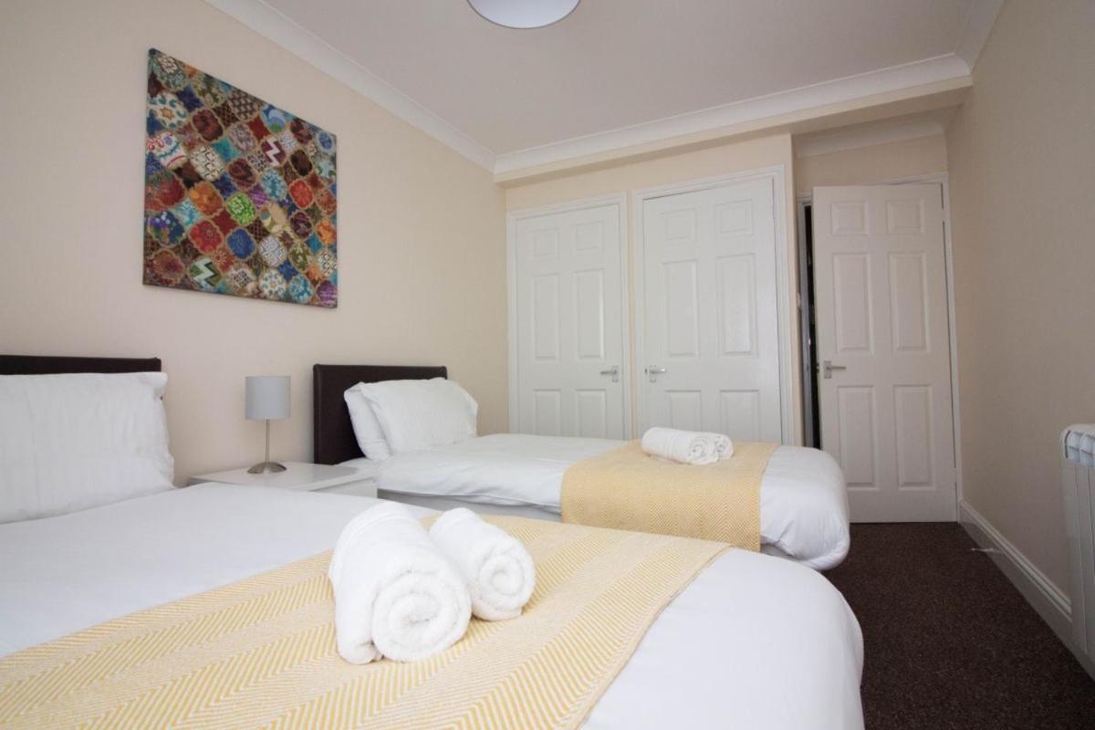 Stayzo Penthouse Accommodation 2- Premier Lodge Southampton Exterior foto